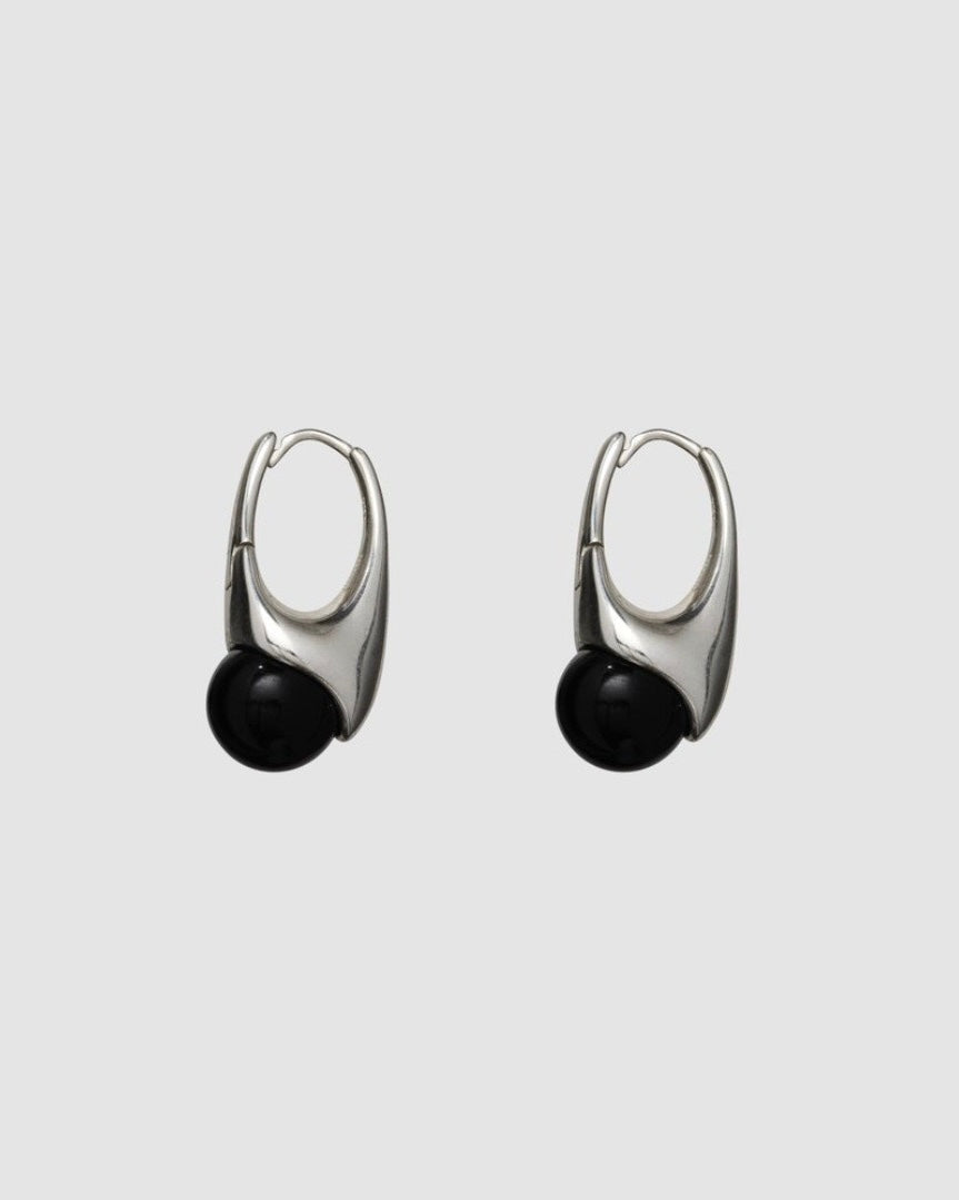 Noir Étoile Earrings