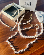 Load image into Gallery viewer, Pearl Serenity Necklace
